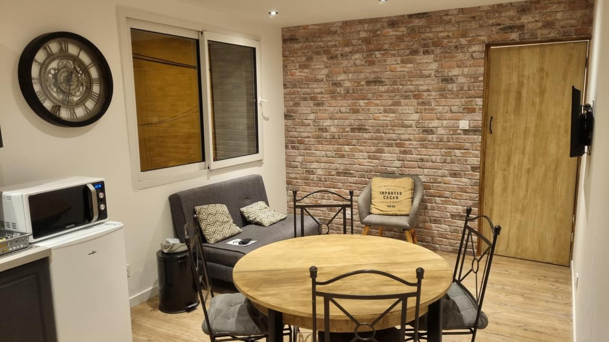 Appartement Neuf Avec Cuisine Прад Екстериор снимка